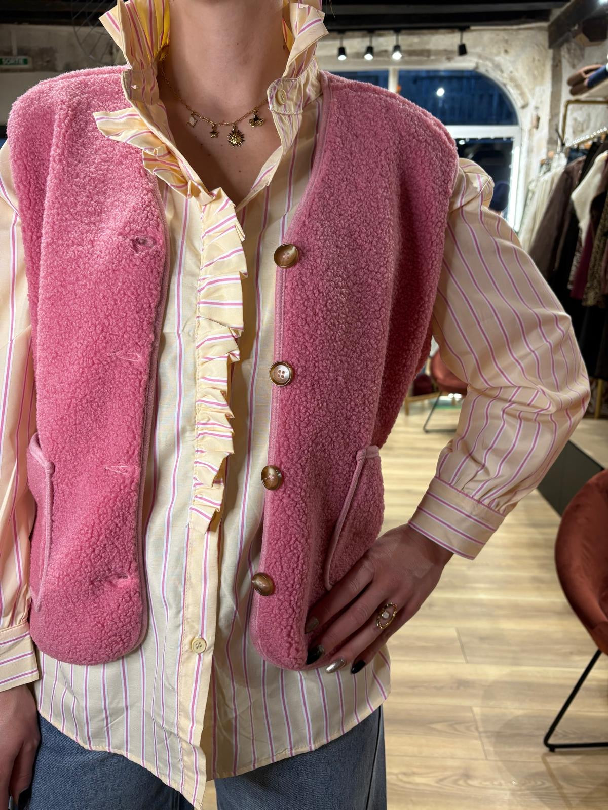 Chemise à rayure rose et jaune