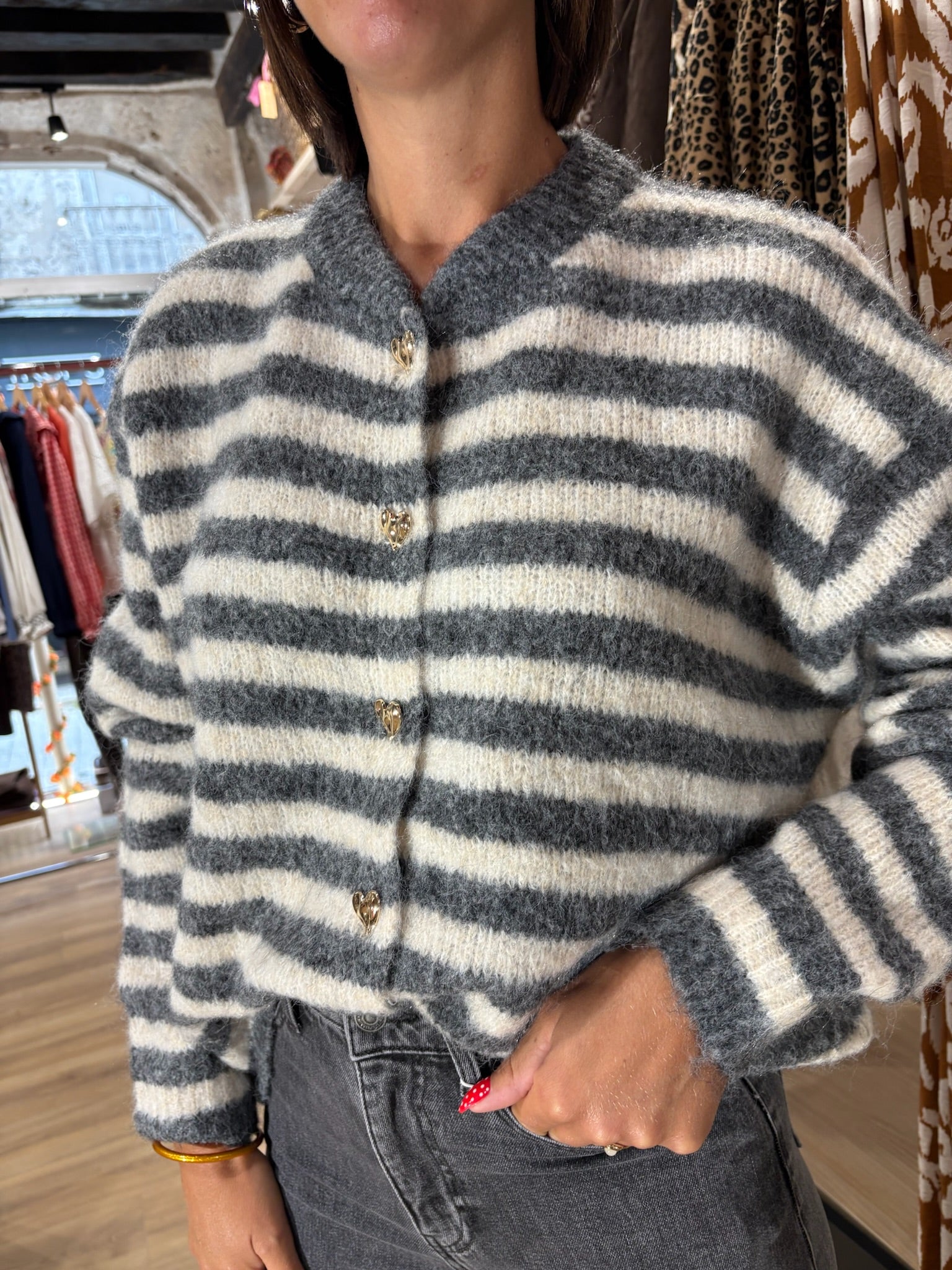 Gilet gris à rayures