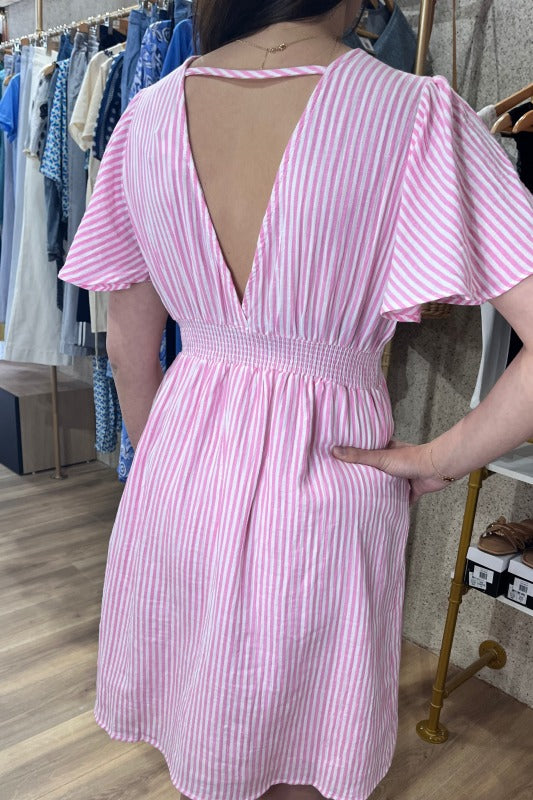 Robe rose à rayures
