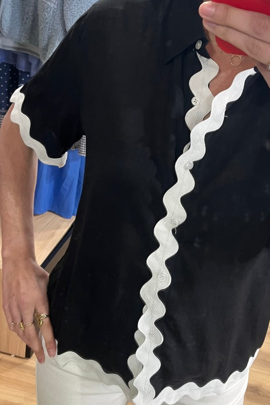 Chemise noire ou beige