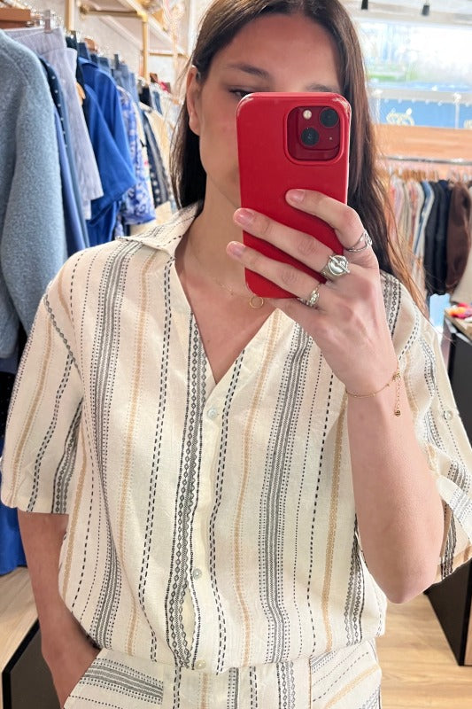 chemise rayure beige et noire