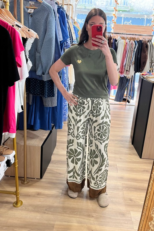 Pantalon motif kaki ou rose
